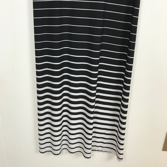 roz & Ali 10 Petite Sleeveless Striped Maxi Dress - Picture 6 of 10